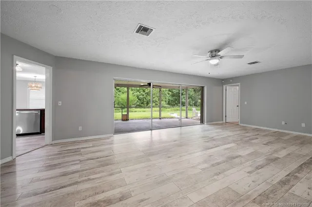 $599,000 | 434 Northeast Acacia Place, Jensen Beach, FL 34957