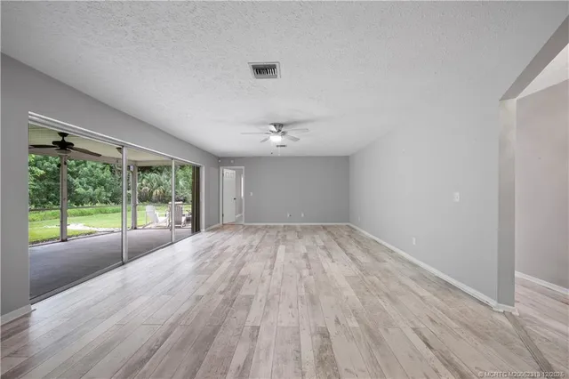 $599,000 | 434 Northeast Acacia Place, Jensen Beach, FL 34957