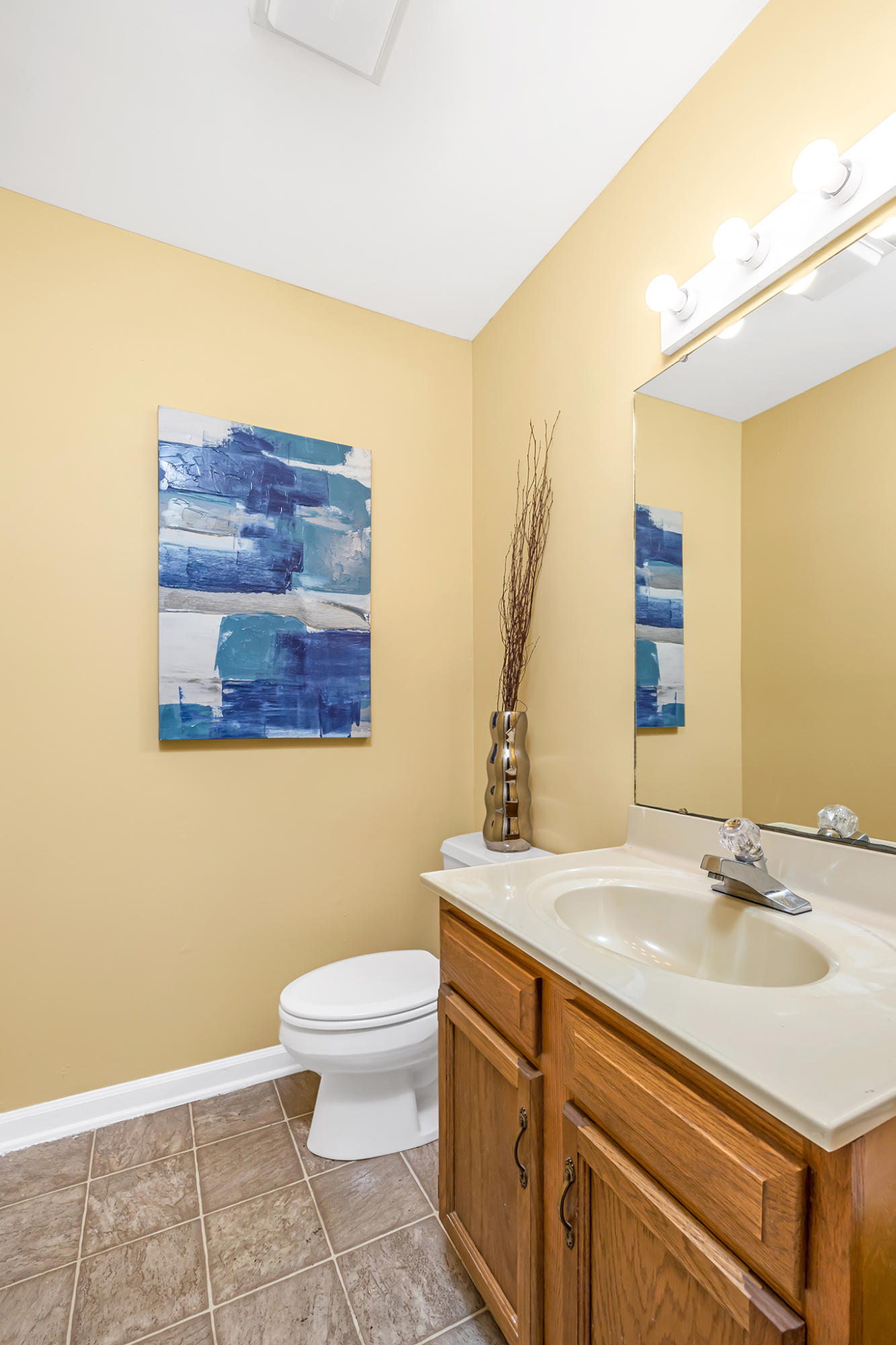 561 Winterview Lane Chattanooga, TN 37409 - Photo 12 of 24 Half Bath