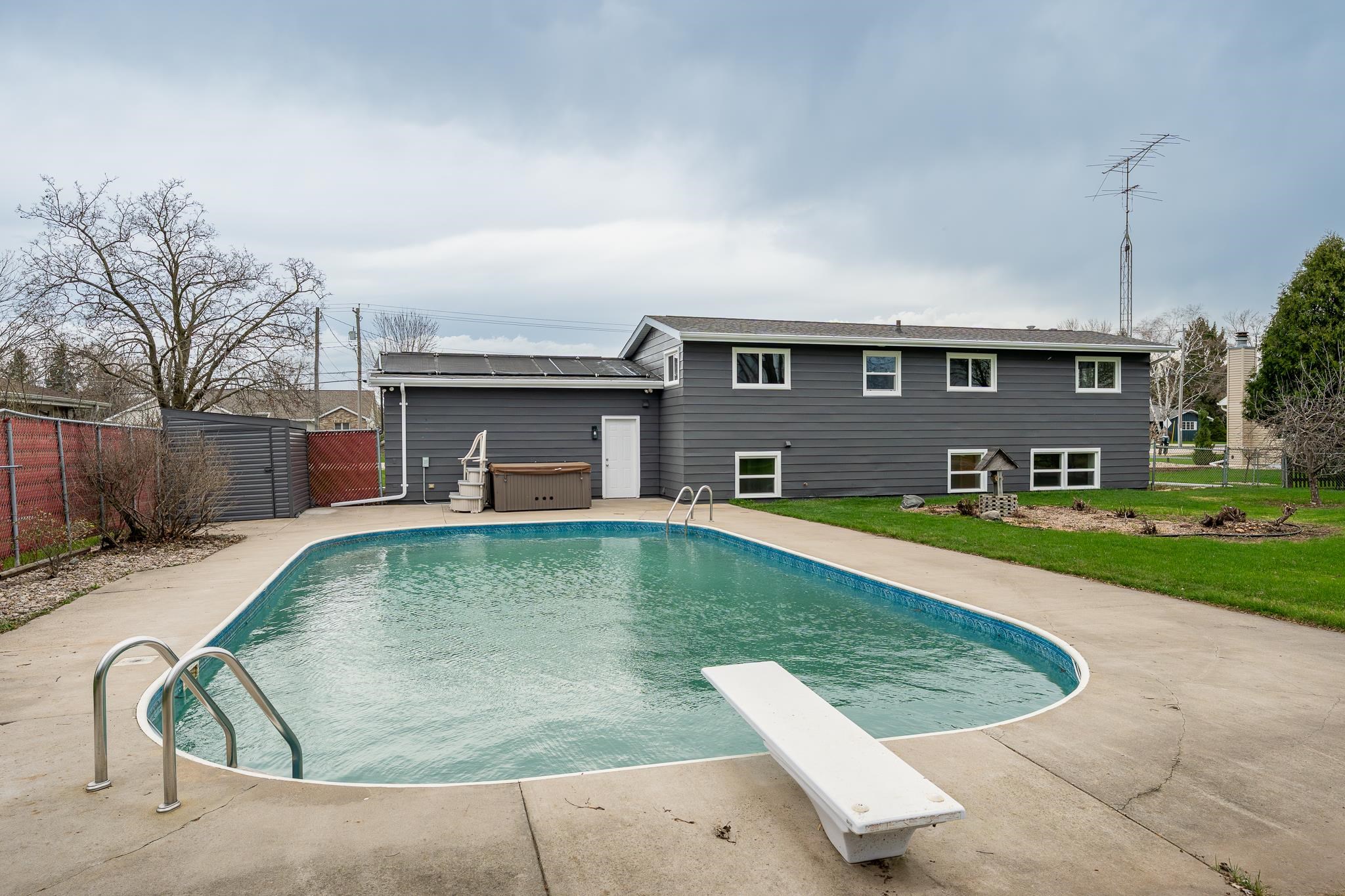 4607 West Capitol Drive Appleton, WI 54913 - Photo 2 of 59