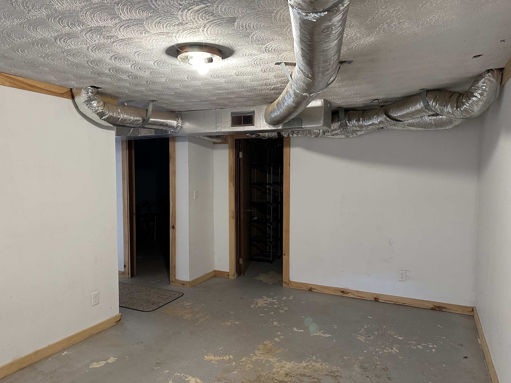 2286 North Springs Road Red Boiling Springs, TN 37150 - Photo 26 of 34 a view of a room with gym equipment