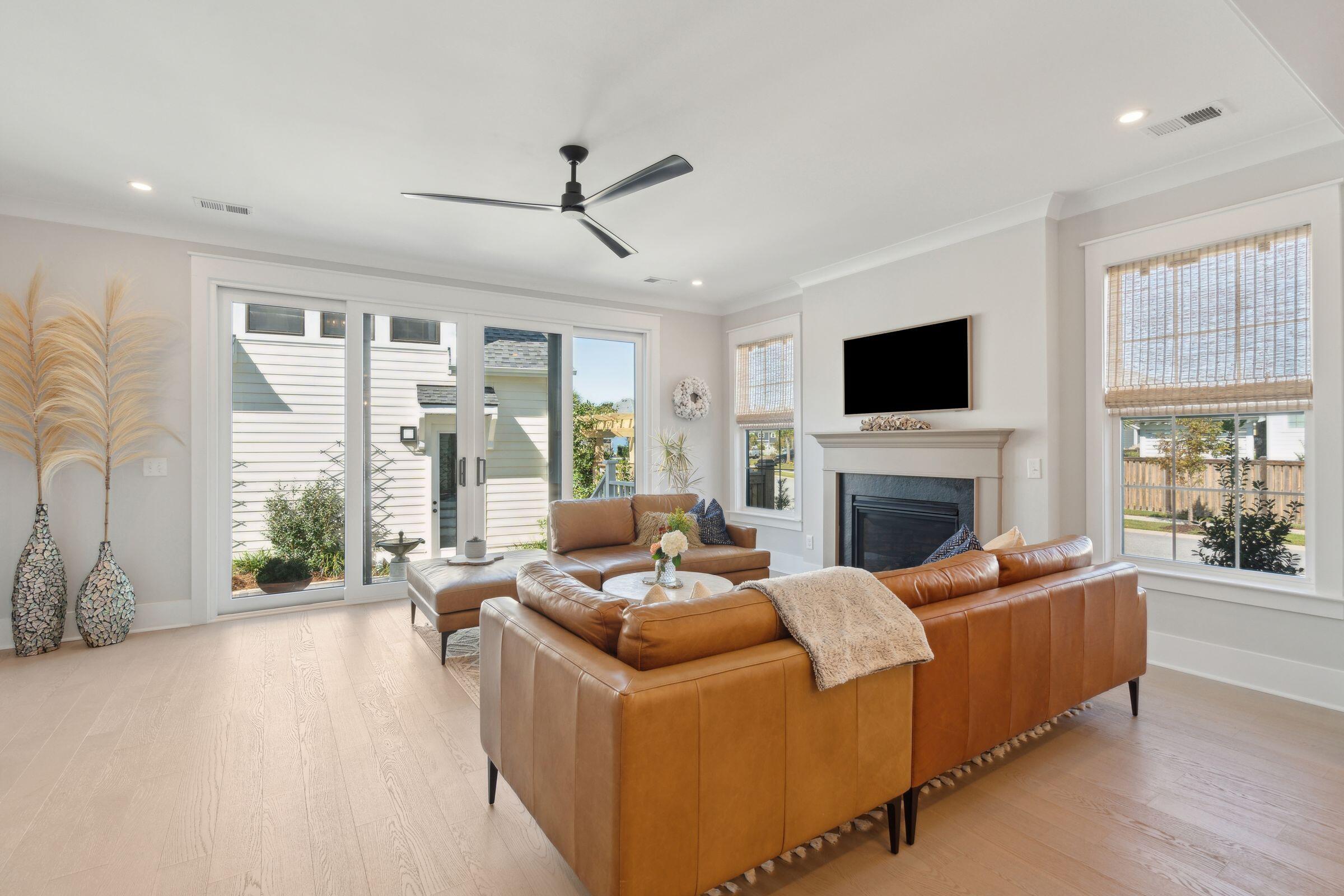1541 Charming Nancy Road Charleston, SC 29412 - Photo 24 of 92 1st Flr Living Room