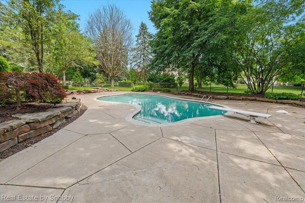 4096 Oak Tree Circle Rochester, MI 48306 - Photo 15 of 56