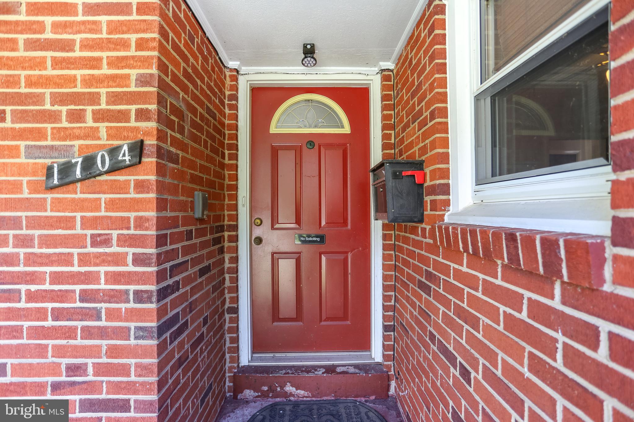 1704 Franwall Avenue Silver Spring, MD 20902 - Photo 4 of 93 Gallery Image 4