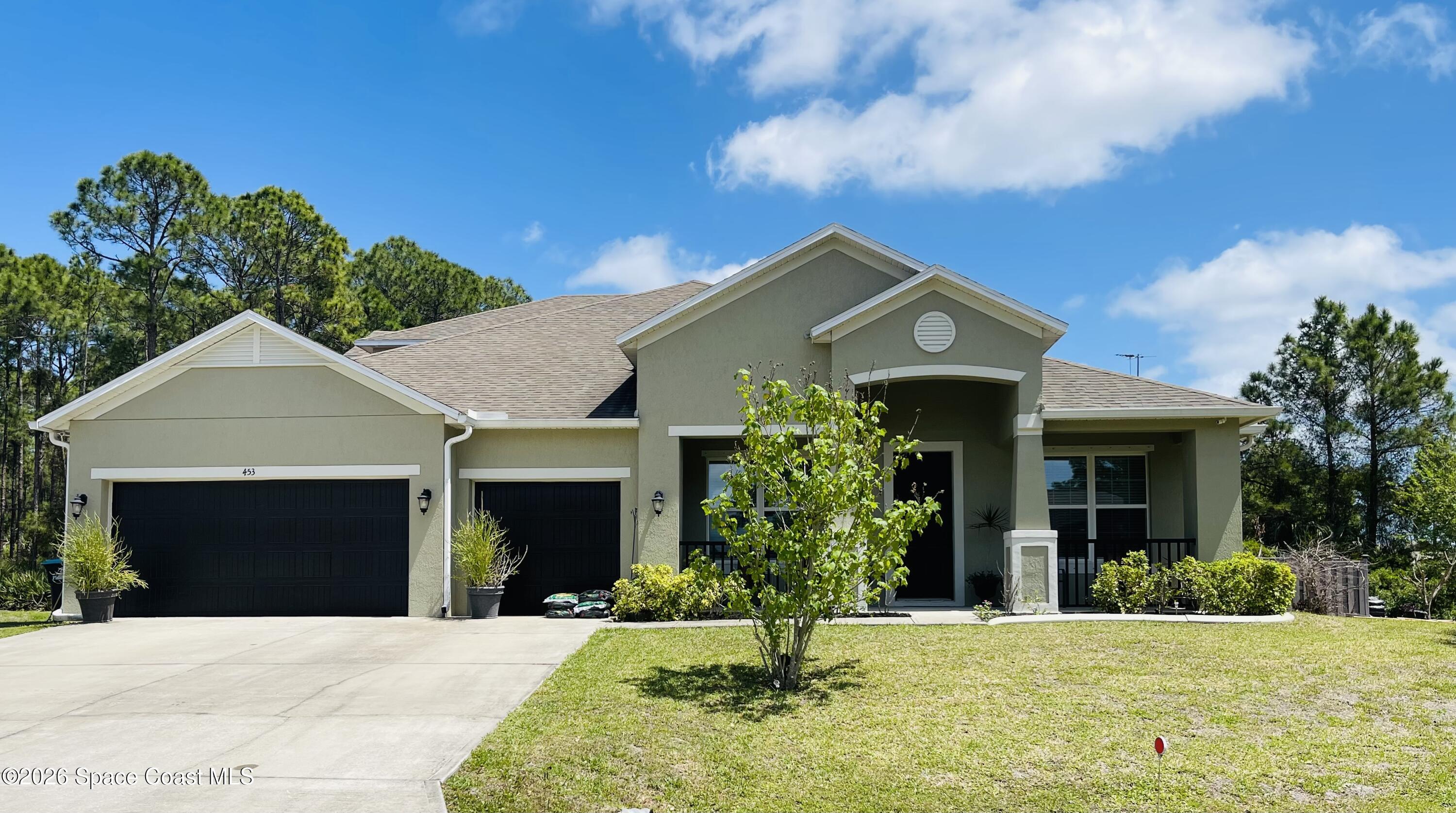 453 Danis Road Southwest Palm Bay, FL 32908 - Photo 5 of 11 Welcome Home!
