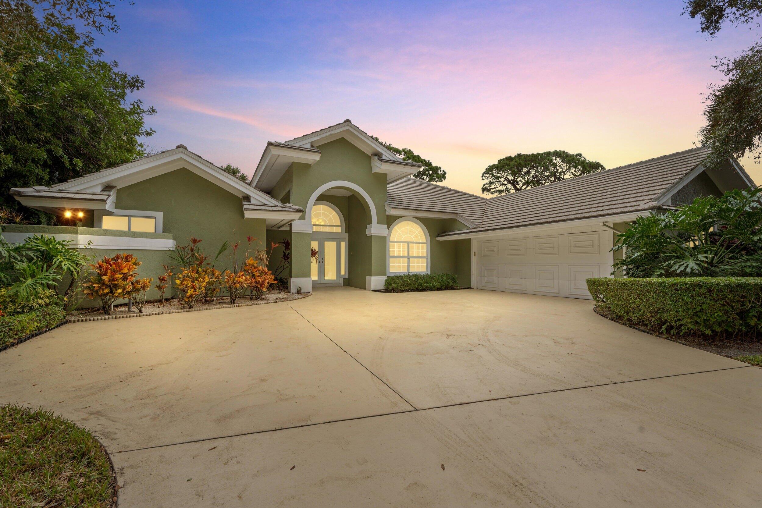 6581 Southeast Baltusrol Terrace Stuart, FL 34997 - Photo 2 of 48 1_smg08646.1(1)