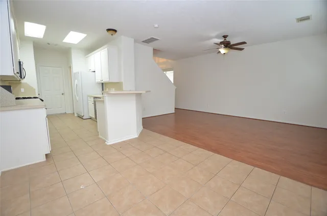 $277,900 | 226 West Stedhill Loop, Conroe, TX 77384