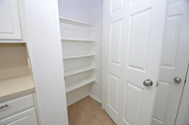 $277,900 | 226 West Stedhill Loop, Conroe, TX 77384