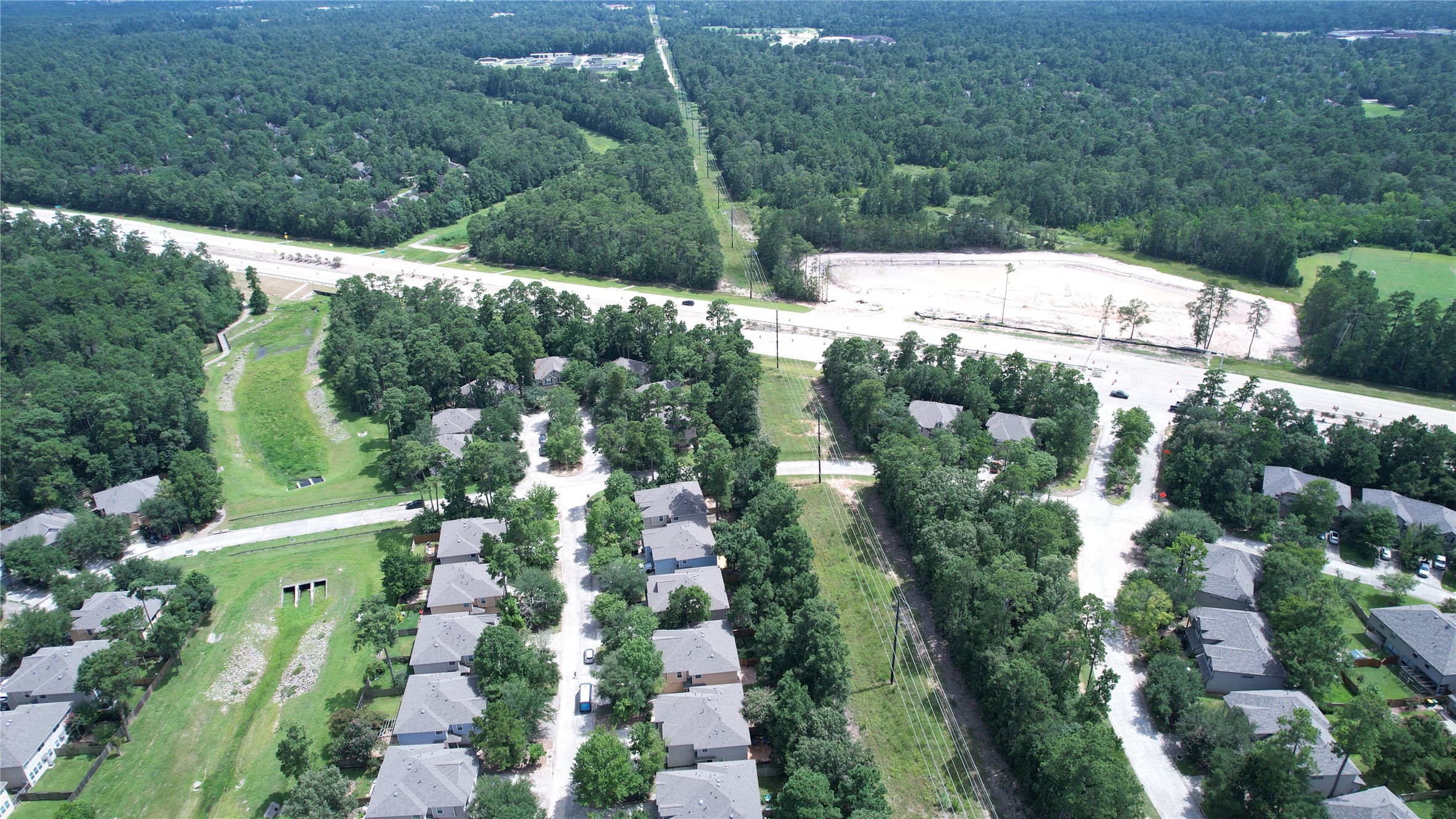 226 West Stedhill Loop Conroe, TX 77384 - Photo 4 of 33