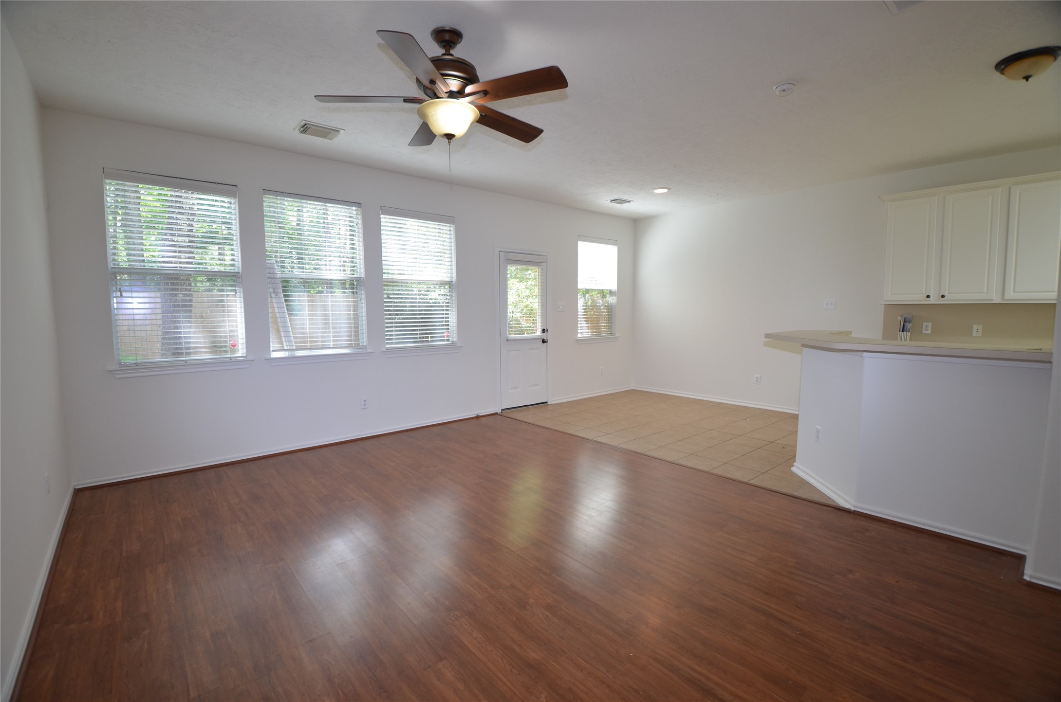 226 West Stedhill Loop Conroe, TX 77384 - Photo 9 of 33