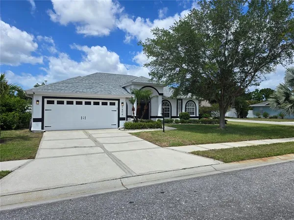 $549,900 | 7404 38th Court East, Sarasota, FL 34243