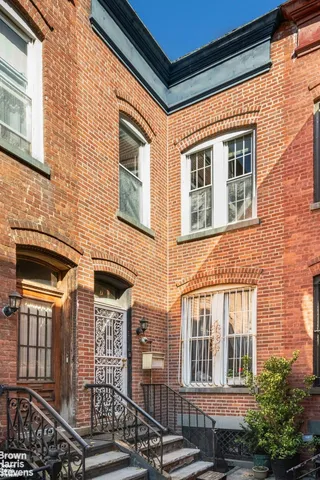 $1,795,000 | 7 Sylvan Court | East Harlem