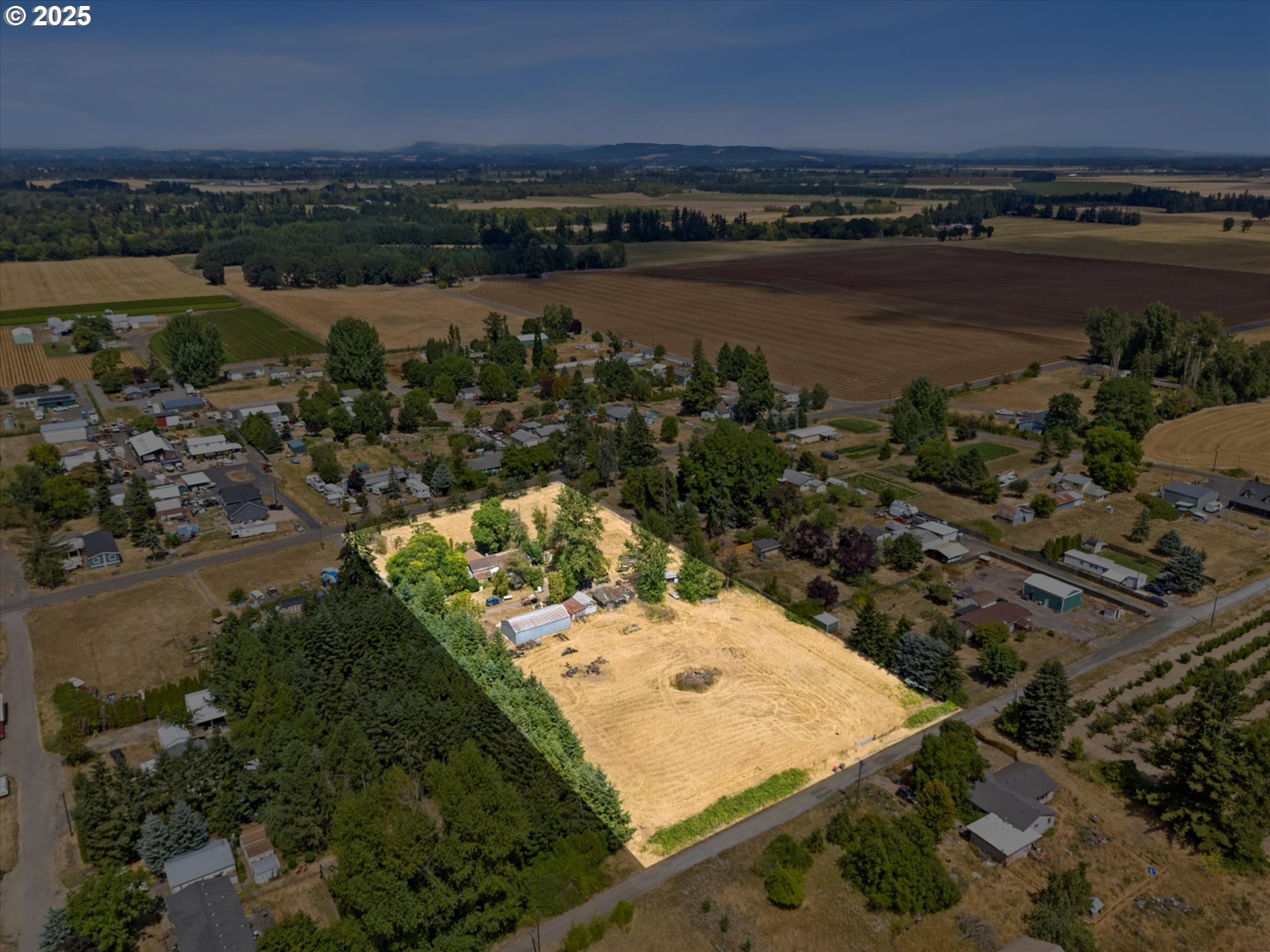 4236 Southeast Whiteson Road McMinnville, OR 97128 - Photo 5 of 18 an aerial view of a houses with a lake view