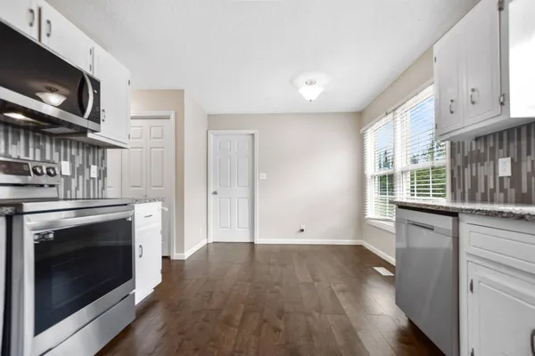 $1,600 | 907 Lamont Lane, Clarksville, TN 37042