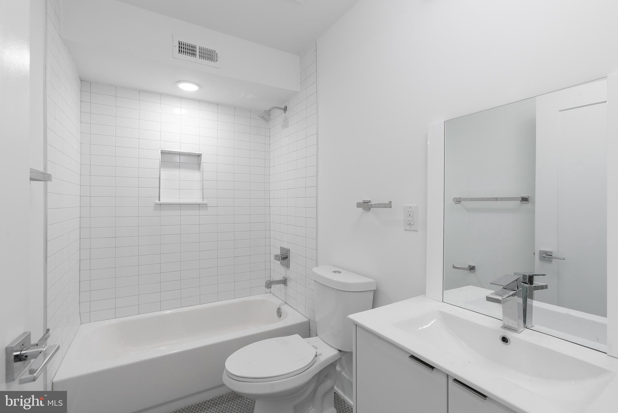 1931 East Huntingdon Street Philadelphia, PA 19125 - Photo 29 of 54 Bathroom (Unit 2) on 1st floor rear