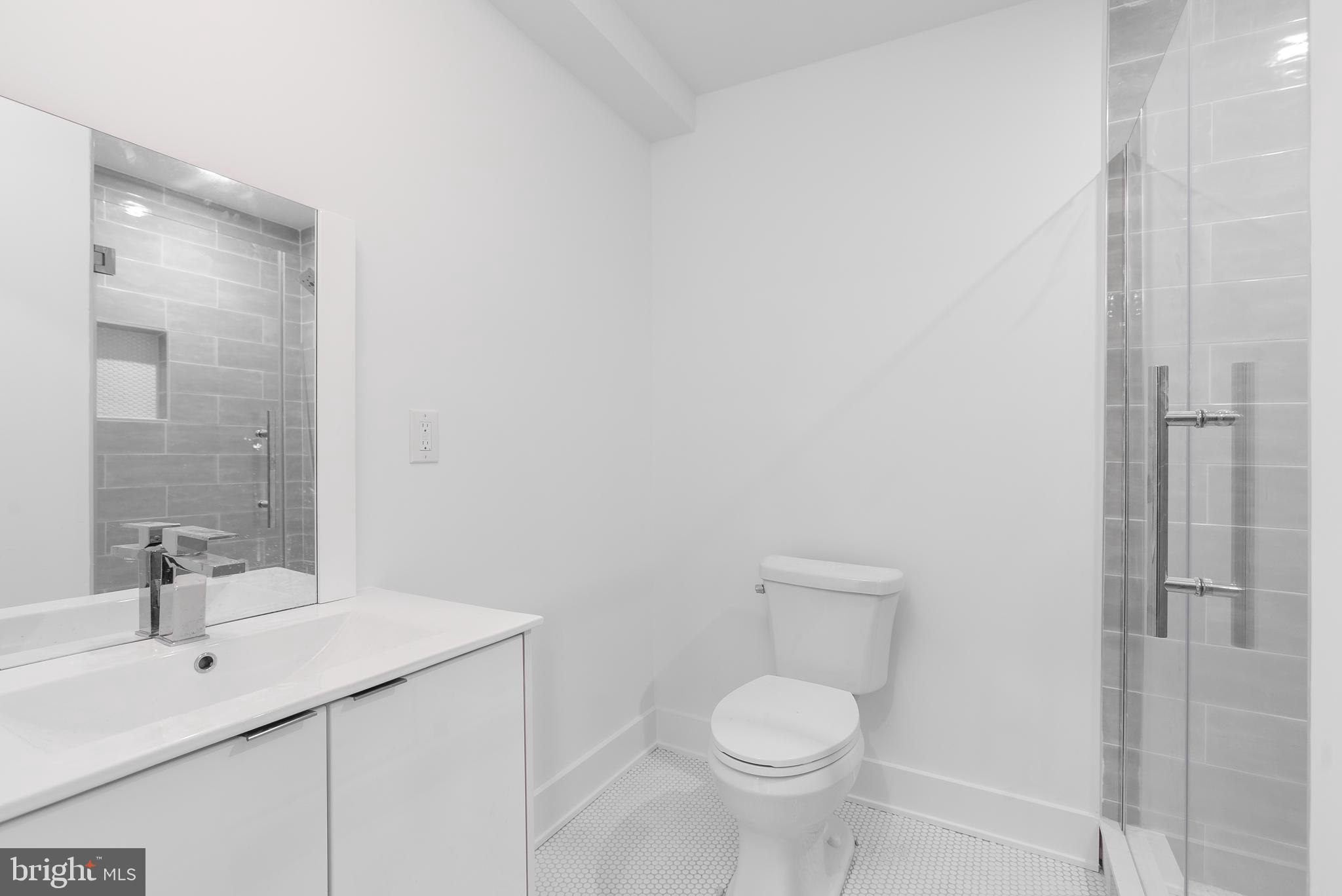 1931 East Huntingdon Street Philadelphia, PA 19125 - Photo 31 of 54 Bathroom (Unit 2) 2nd floor front