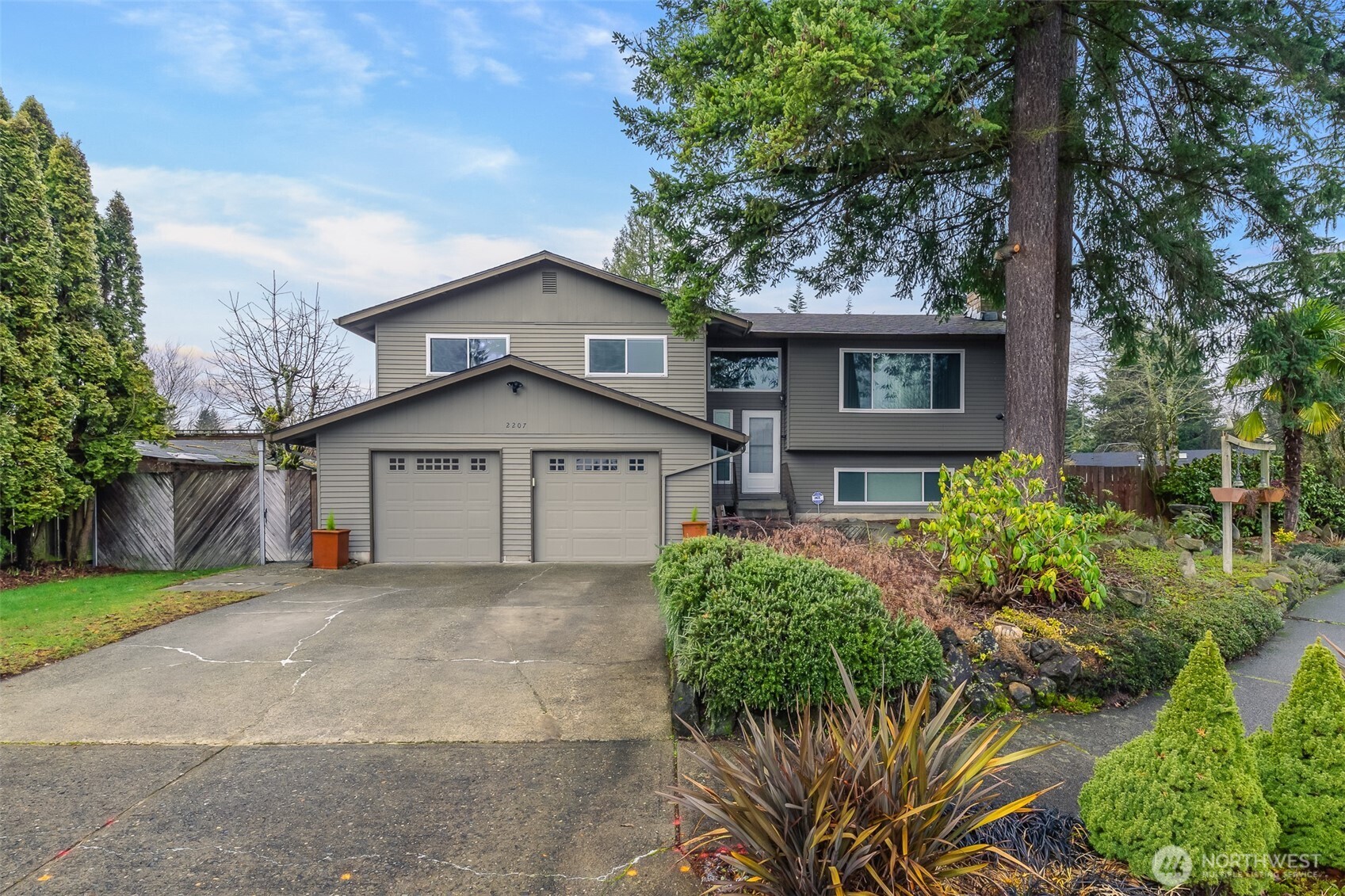 2207 Bremerton Avenue Northeast Renton, WA 98059 - Photo 1 of 40
