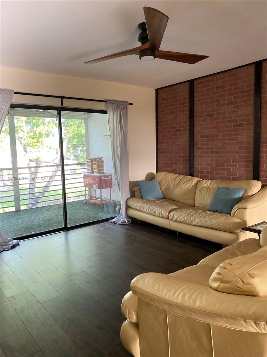 275 Gate Road, Unit 214 Hollywood, FL 33024 - Photo 2 of 11