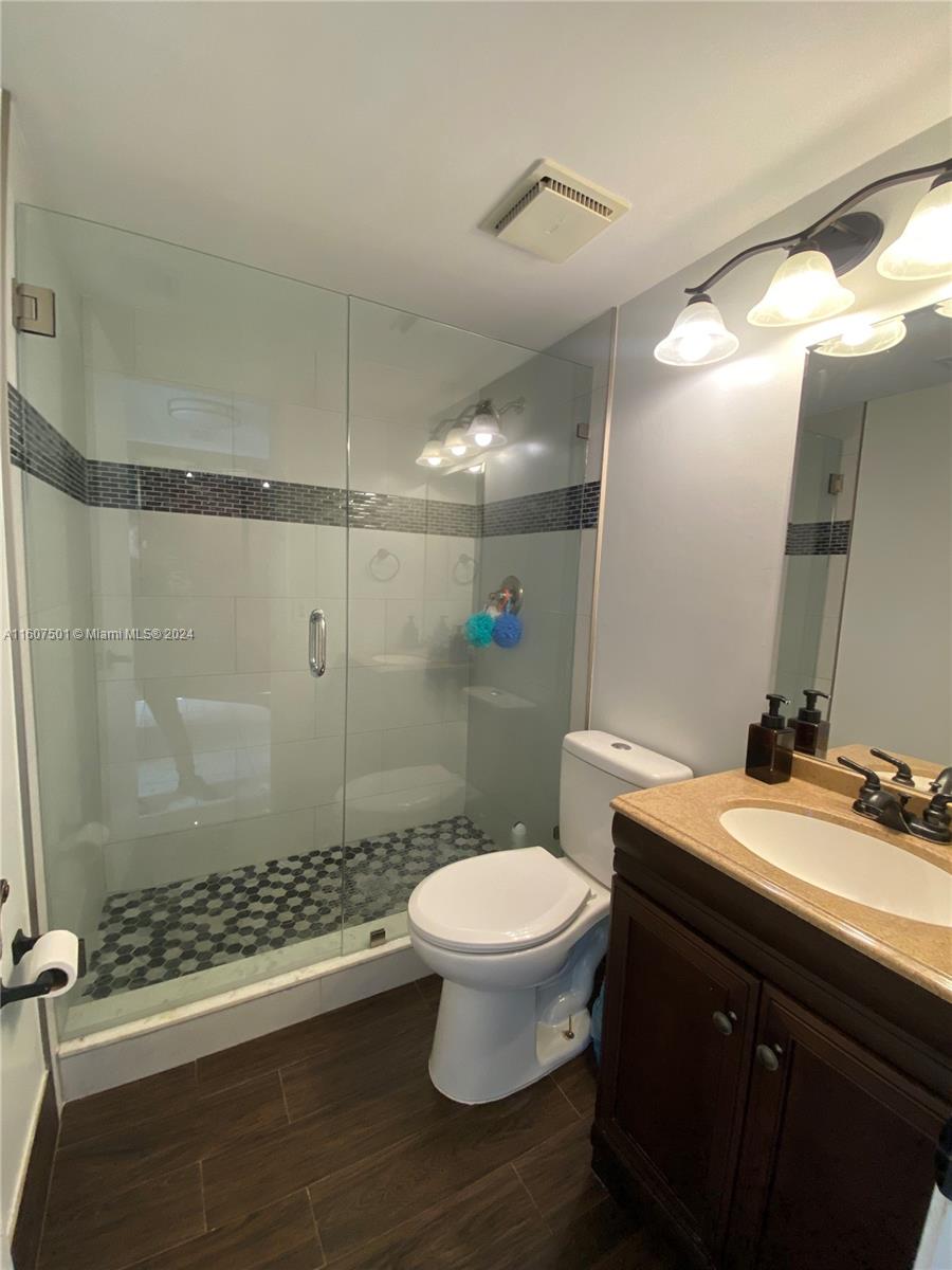 275 Gate Road, Unit 214 Hollywood, FL 33024 - Photo 8 of 11