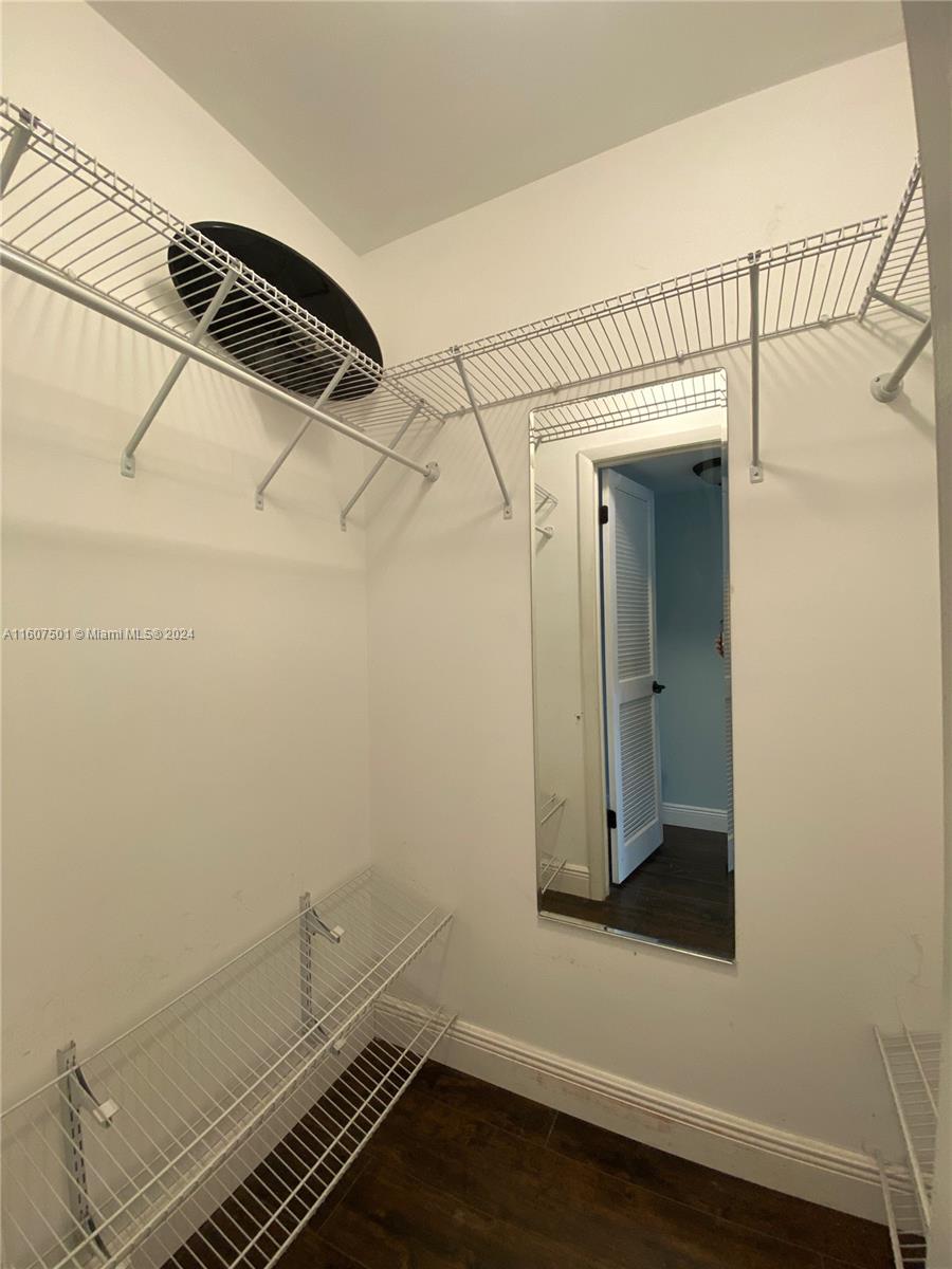 275 Gate Road, Unit 214 Hollywood, FL 33024 - Photo 10 of 11