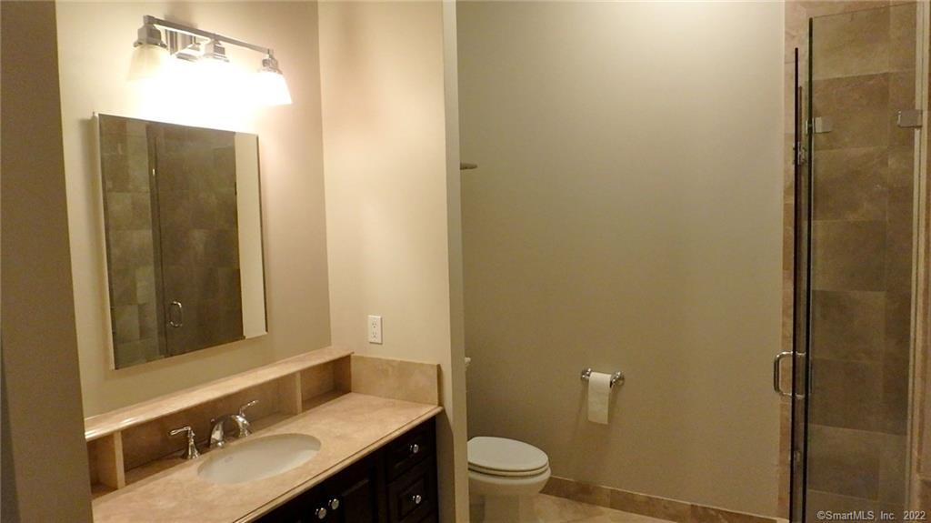 75 Stone Ridge Way, Unit 3E Fairfield, CT 06824 - Photo 9 of 23 Primary Bathroom