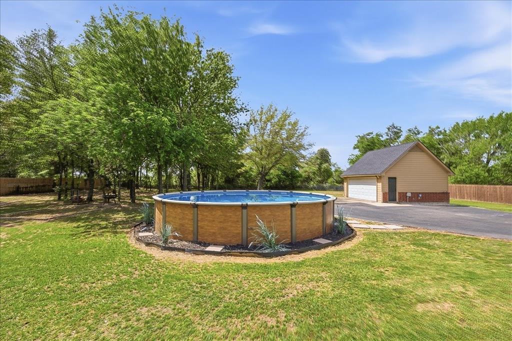 112 Mylea Lane Weatherford, TX 76087 - Photo 32 of 35