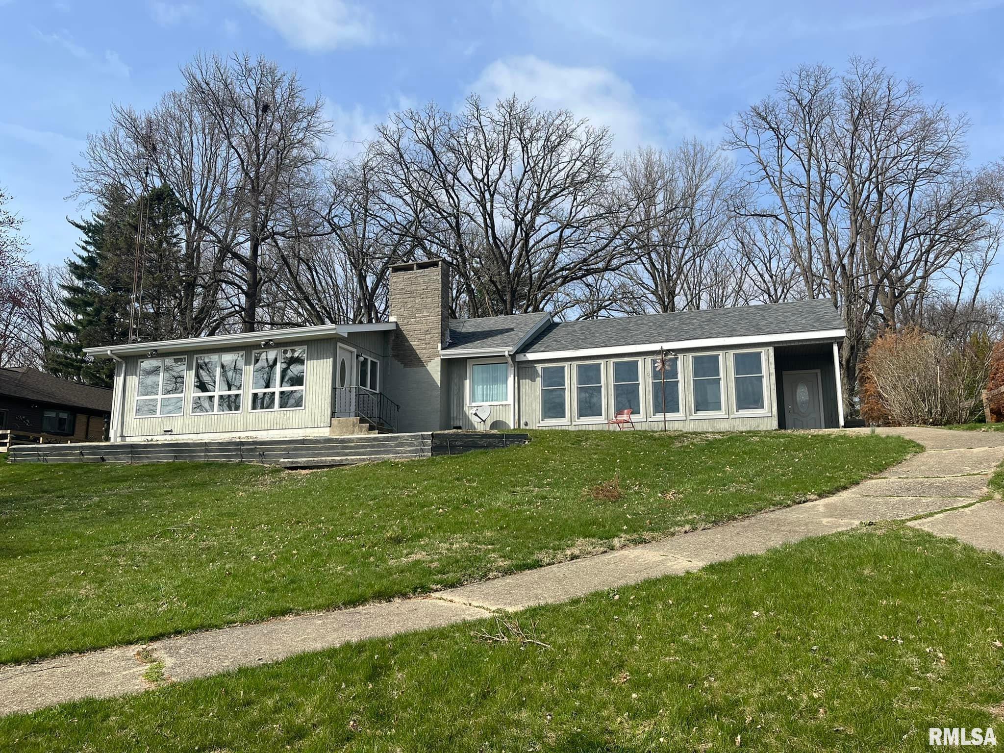 228 Maple Grove Lane Springfield, IL 62712 - Photo 1 of 7