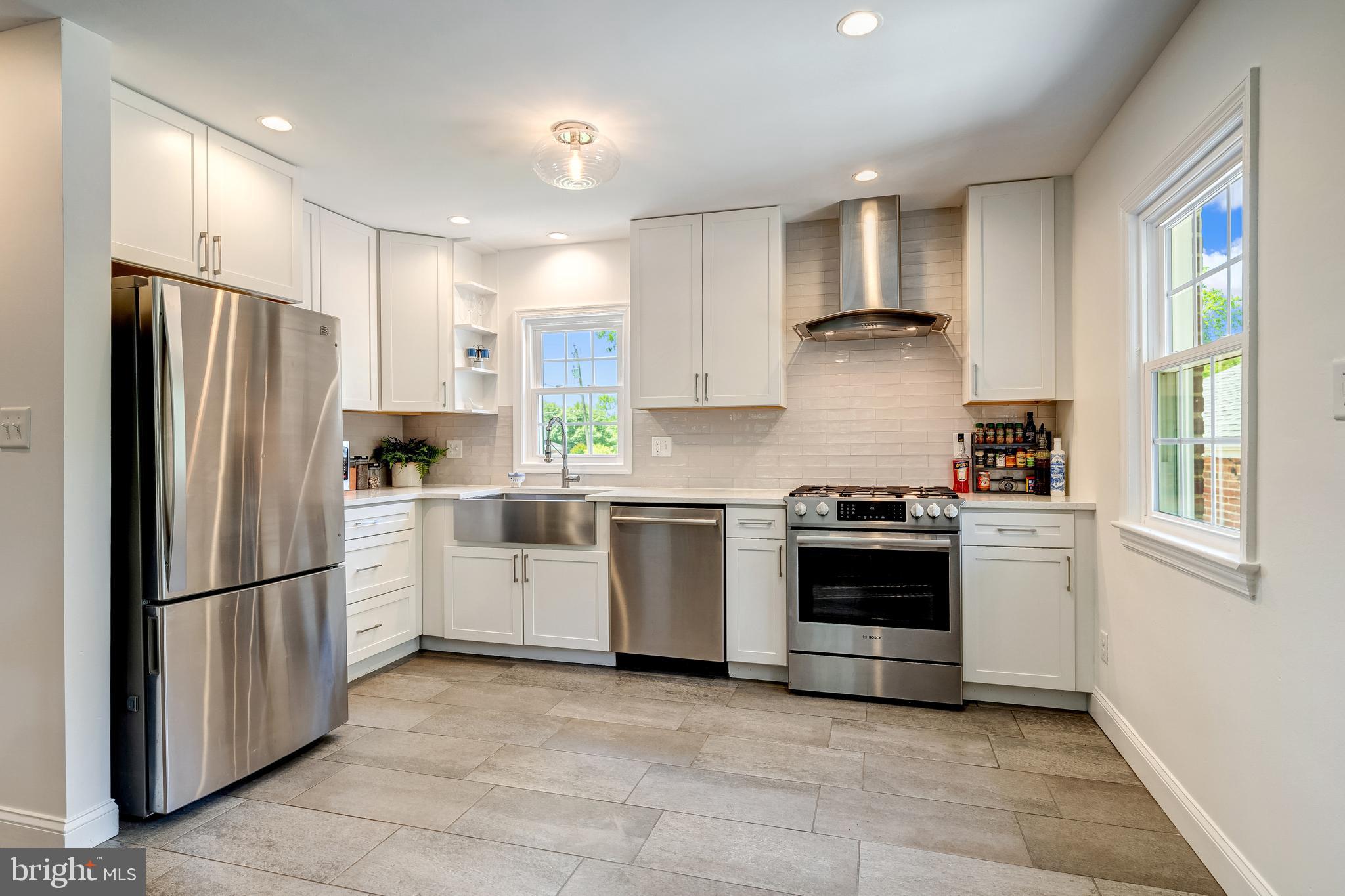 8436 Leaf Road Alexandria, VA 22309 - Photo 11 of 29 Newer, stainless appliances