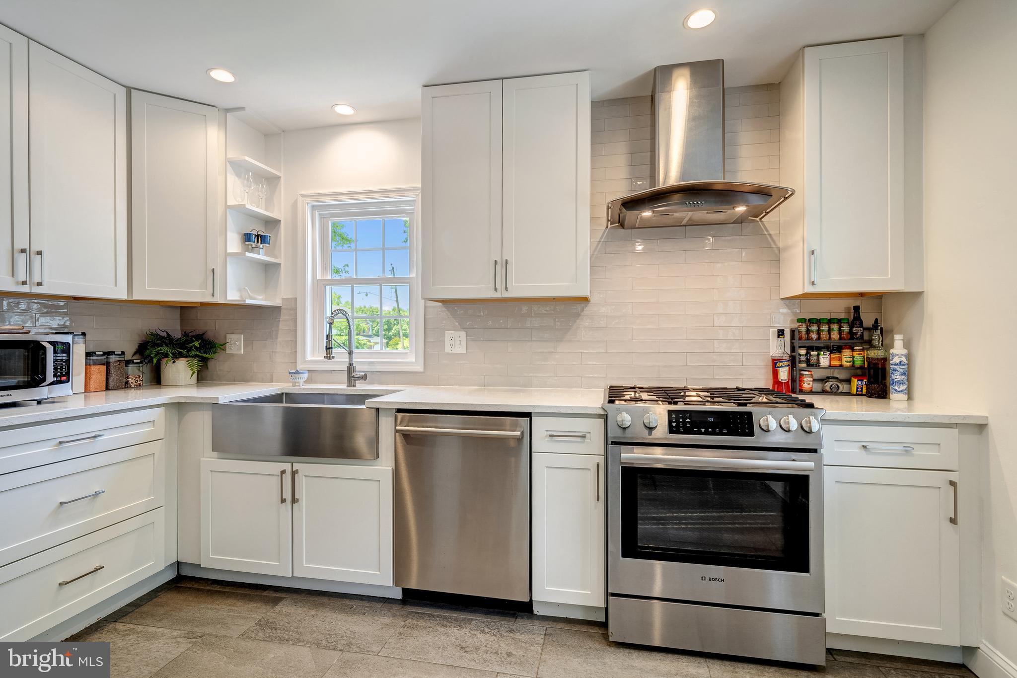 8436 Leaf Road Alexandria, VA 22309 - Photo 12 of 29 Cook's kitchen!