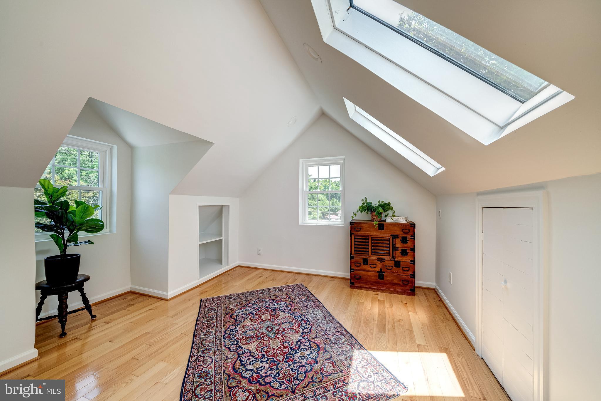 8436 Leaf Road Alexandria, VA 22309 - Photo 22 of 29 Upstairs bedroom with skylights