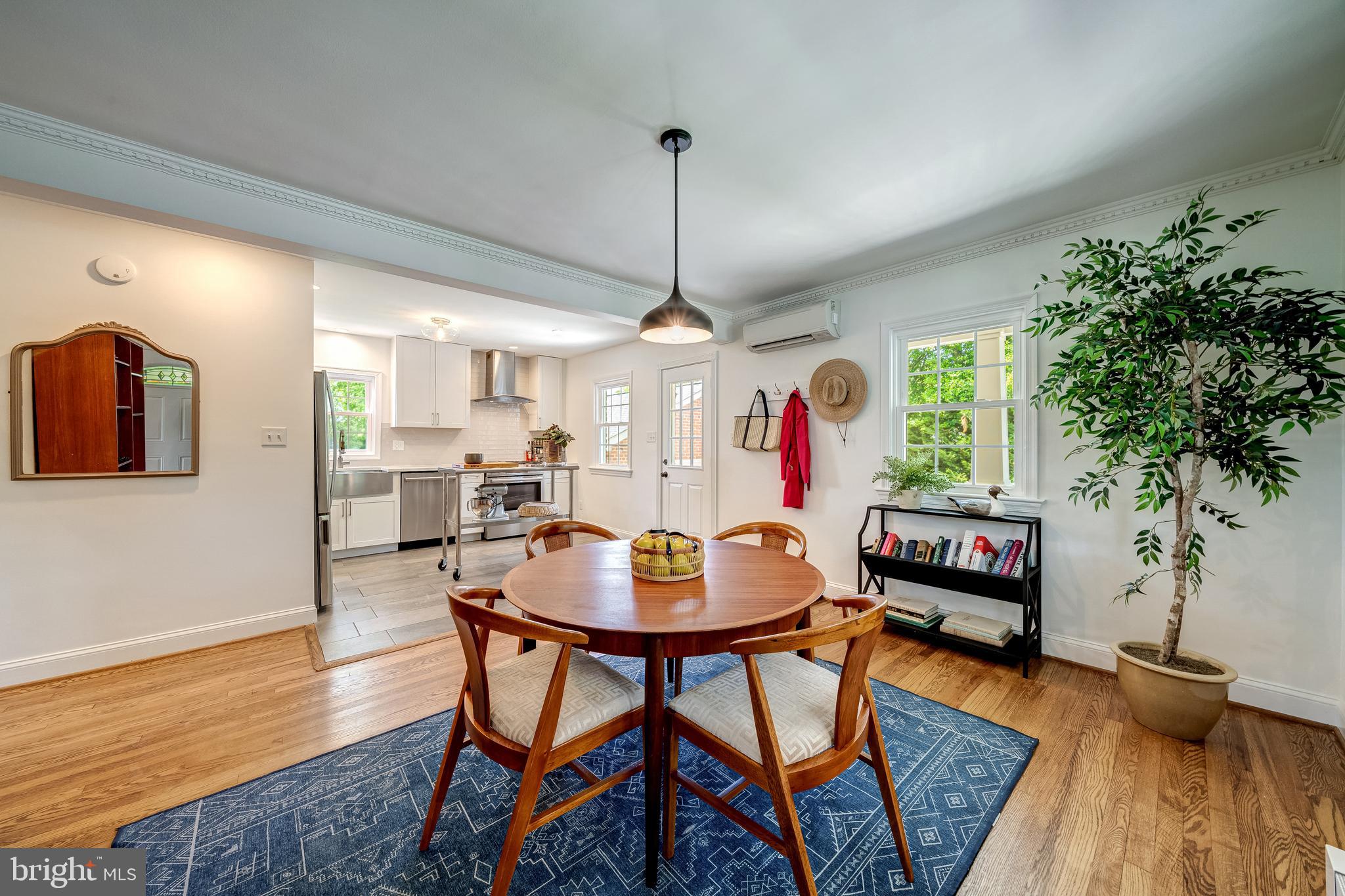 8436 Leaf Road Alexandria, VA 22309 - Photo 8 of 29 Dining room