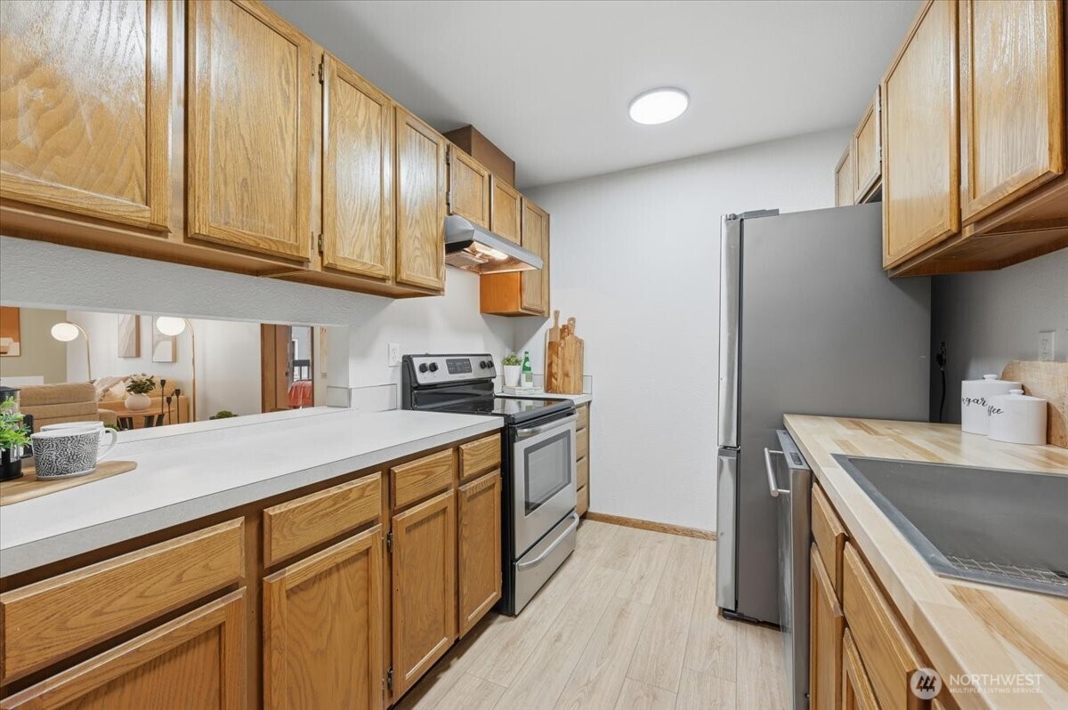 3207 Colby Avenue, Unit 104 Everett, WA 98201 - Photo 5 of 23