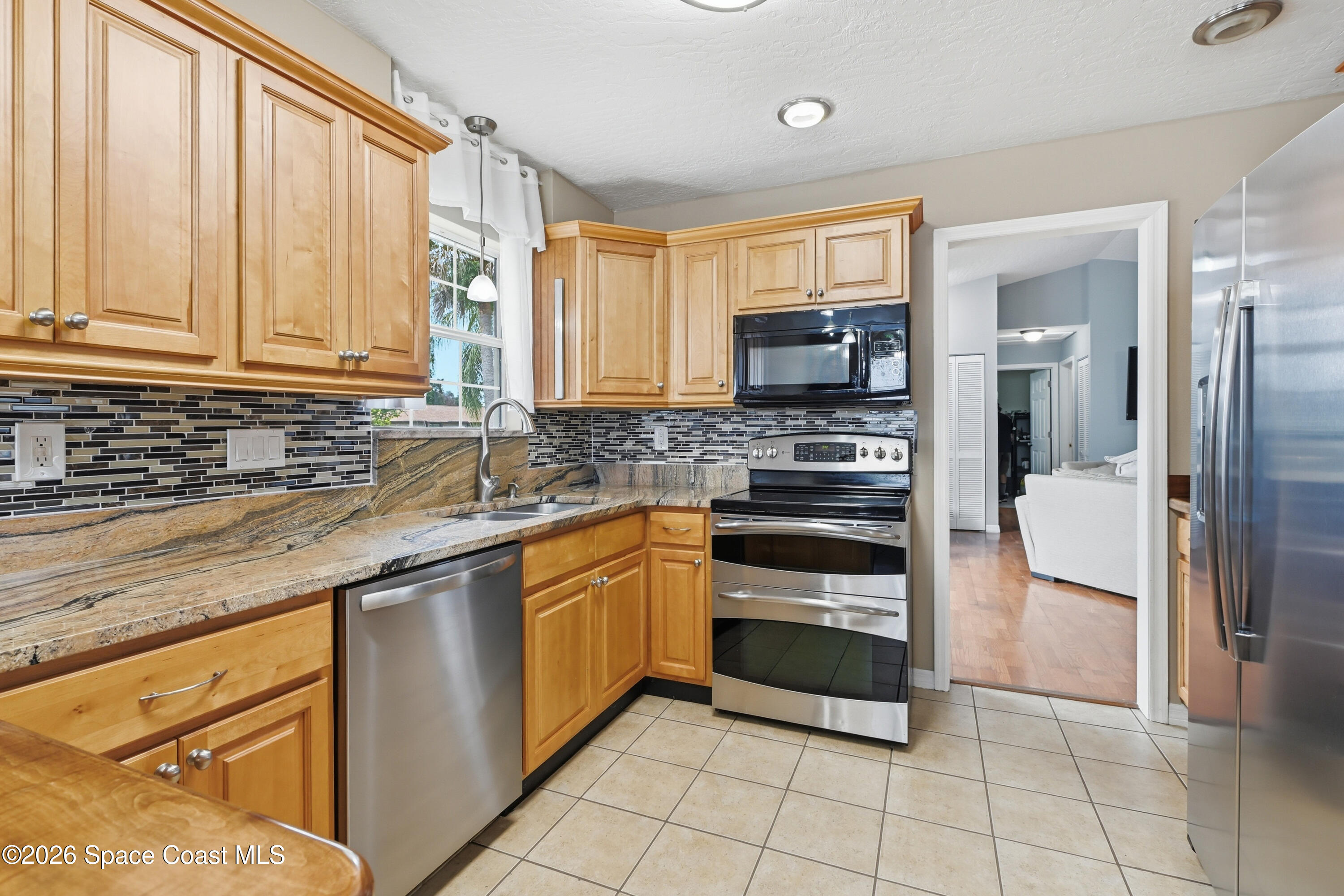 271 Hammock Road Southeast Palm Bay, FL 32909 - Photo 4 of 40 Kitchen 1