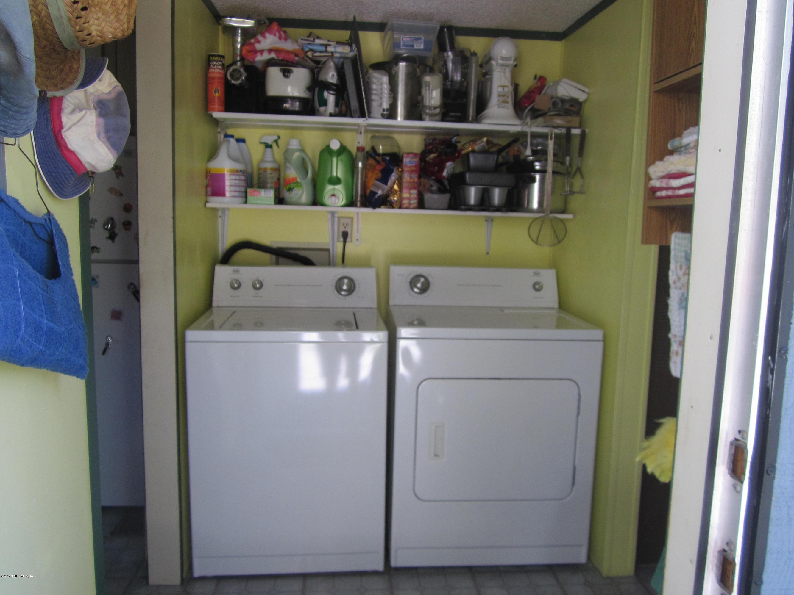 219 Deer Run Road Satsuma, FL 32189 - Photo 12 of 18 Laundry room
