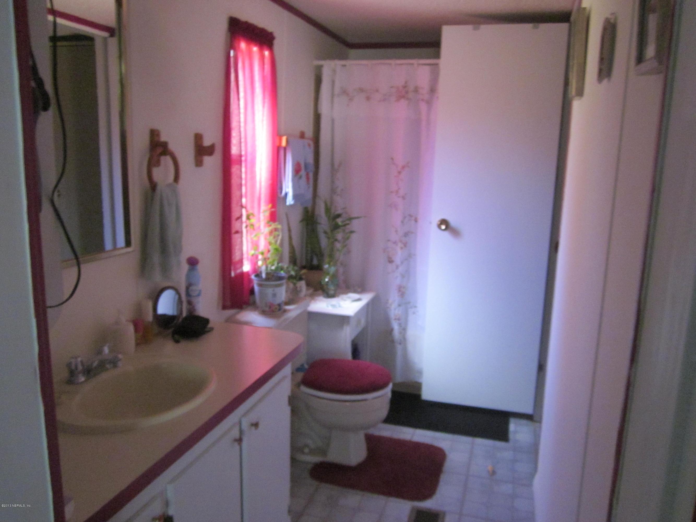 219 Deer Run Road Satsuma, FL 32189 - Photo 10 of 18 Guest bath