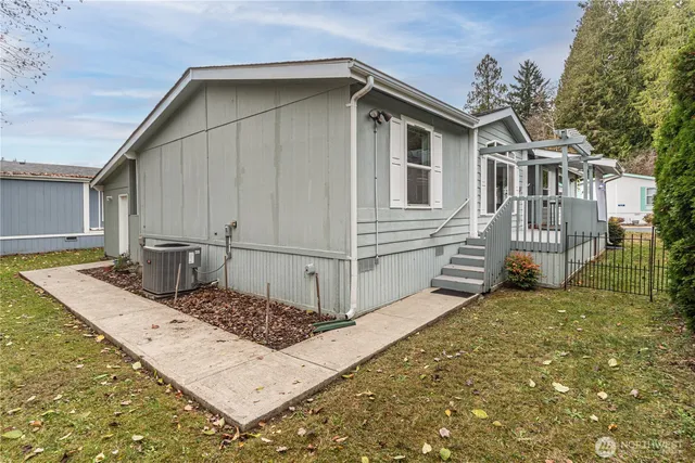 $199,000 | 970 Northeast Saturn Lane, Bremerton, WA 98311