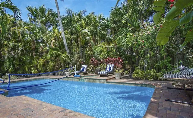 a view of a outdoor space of a house