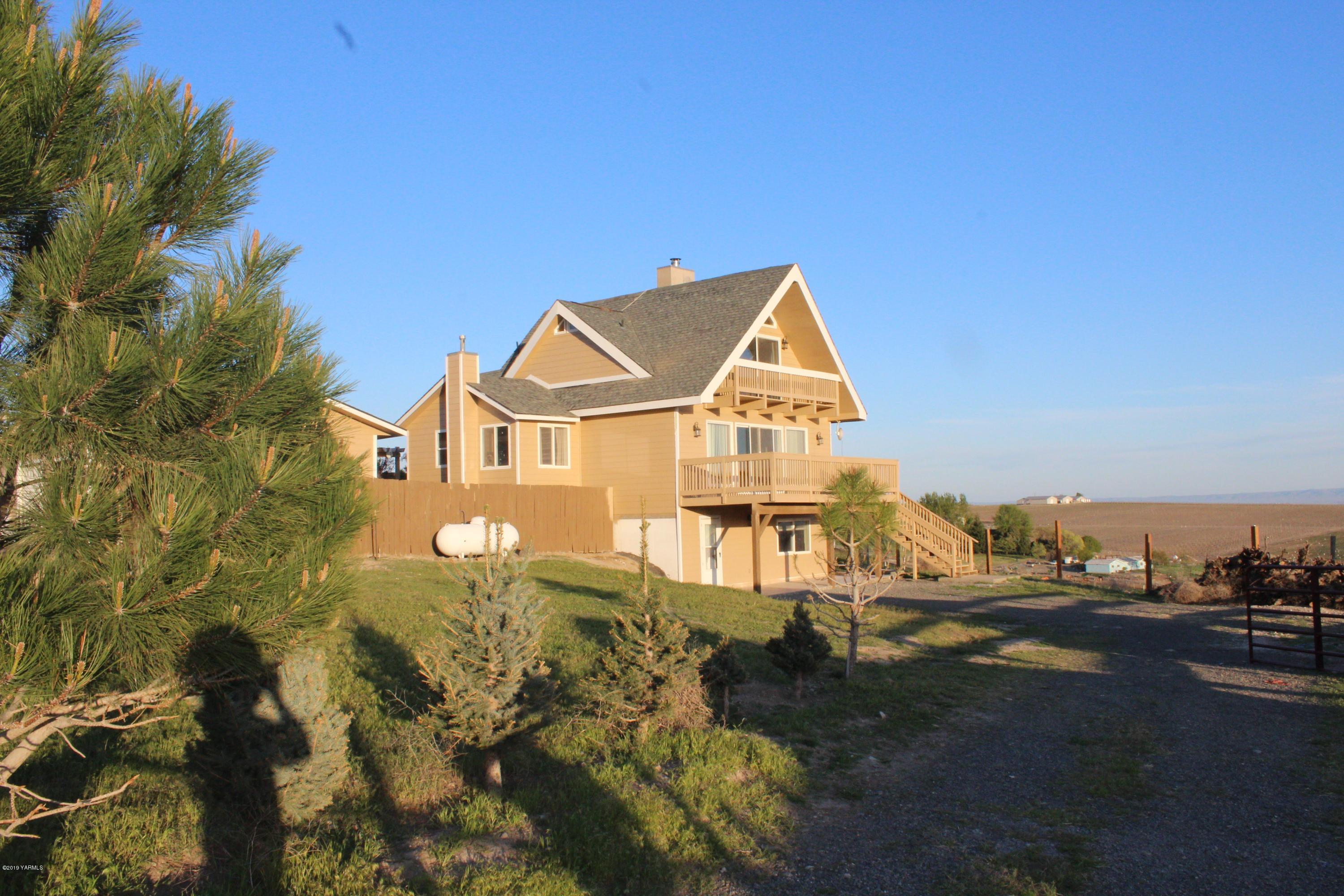 3903 Cheyne Road Zillah, WA 98953 - Photo 9 of 49 IMG_0968