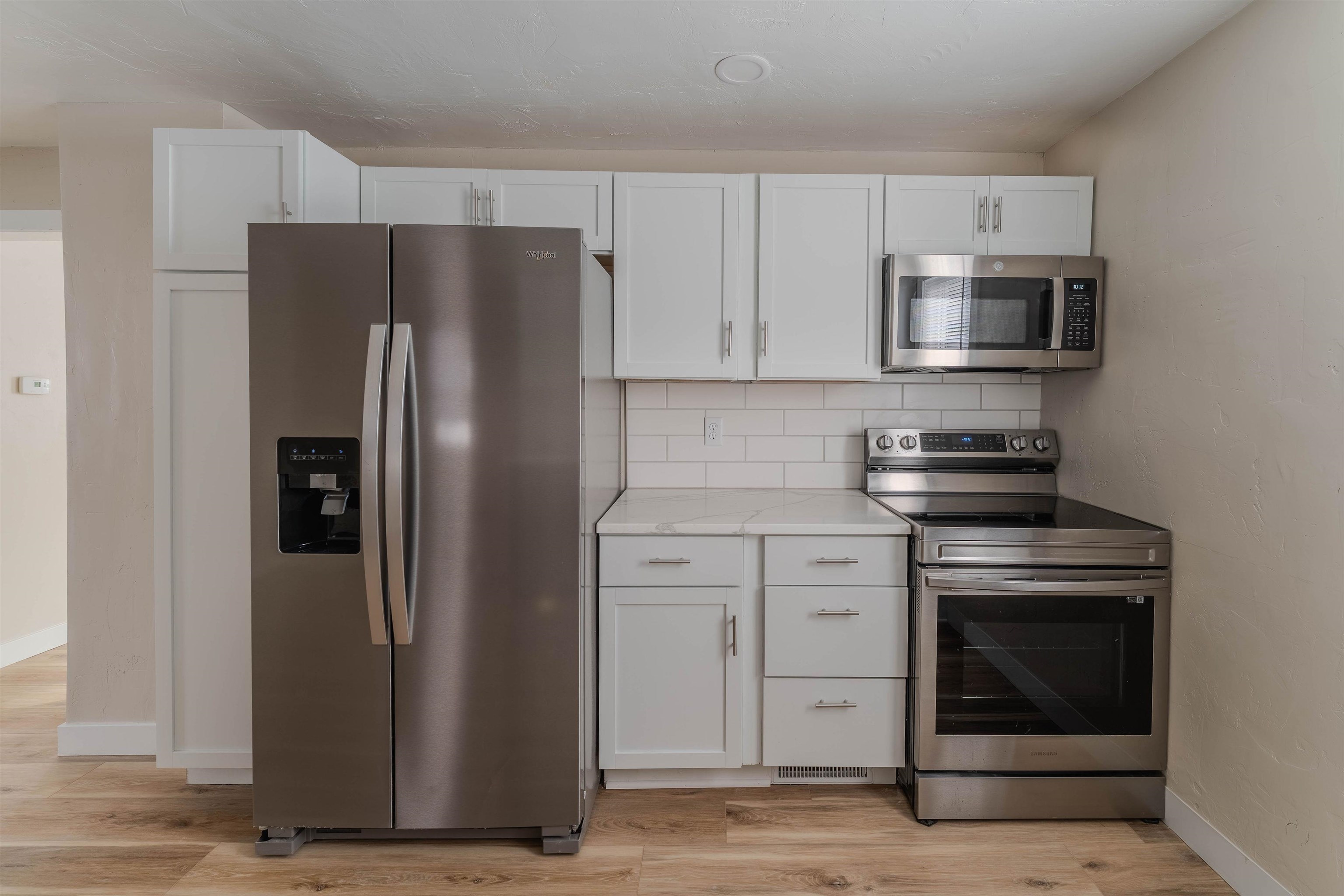 1327 Monroe Street Oshkosh, WI 54901 - Photo 8 of 23