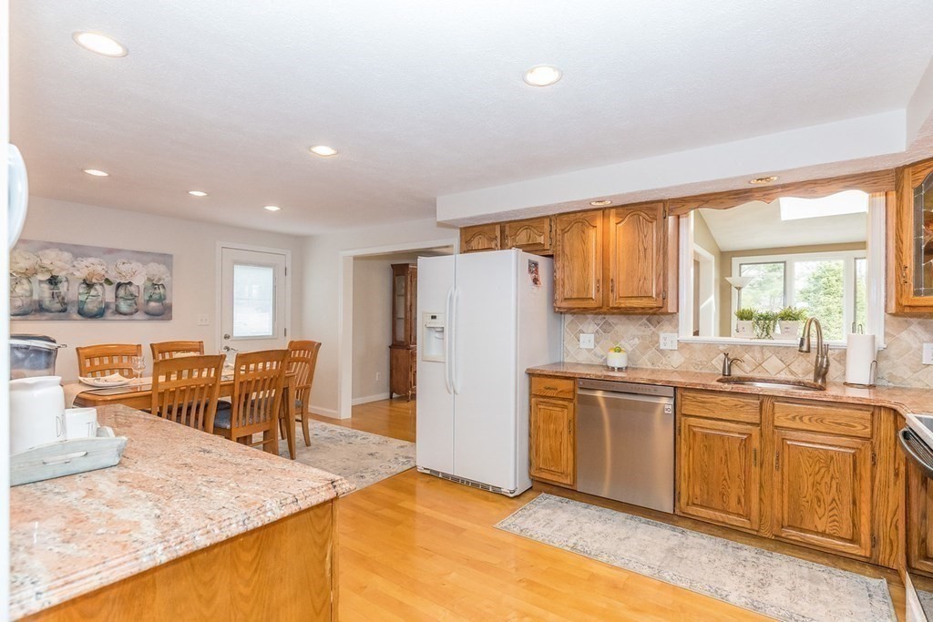 10 Webber Road Burlington, MA 01803 - Photo 11 of 42 Gallery Image 11