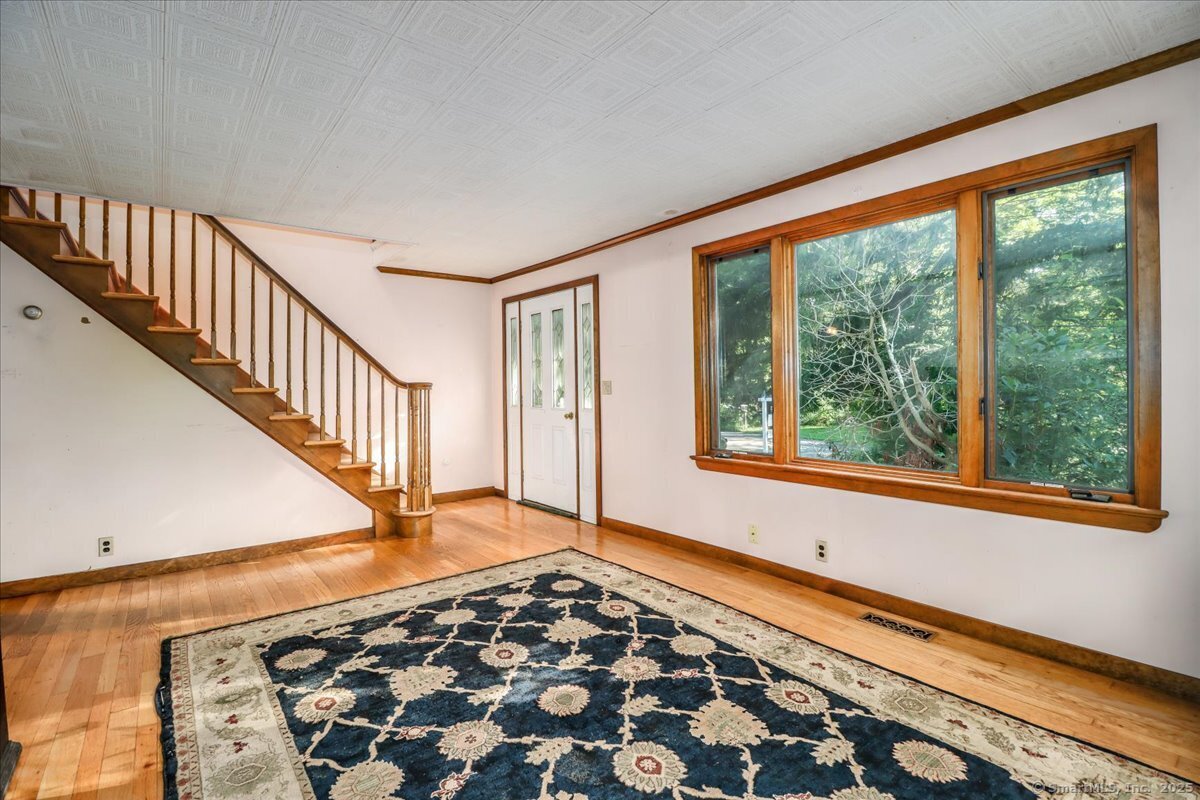 16 Farrell Road Newtown, CT 06470 - Photo 12 of 38