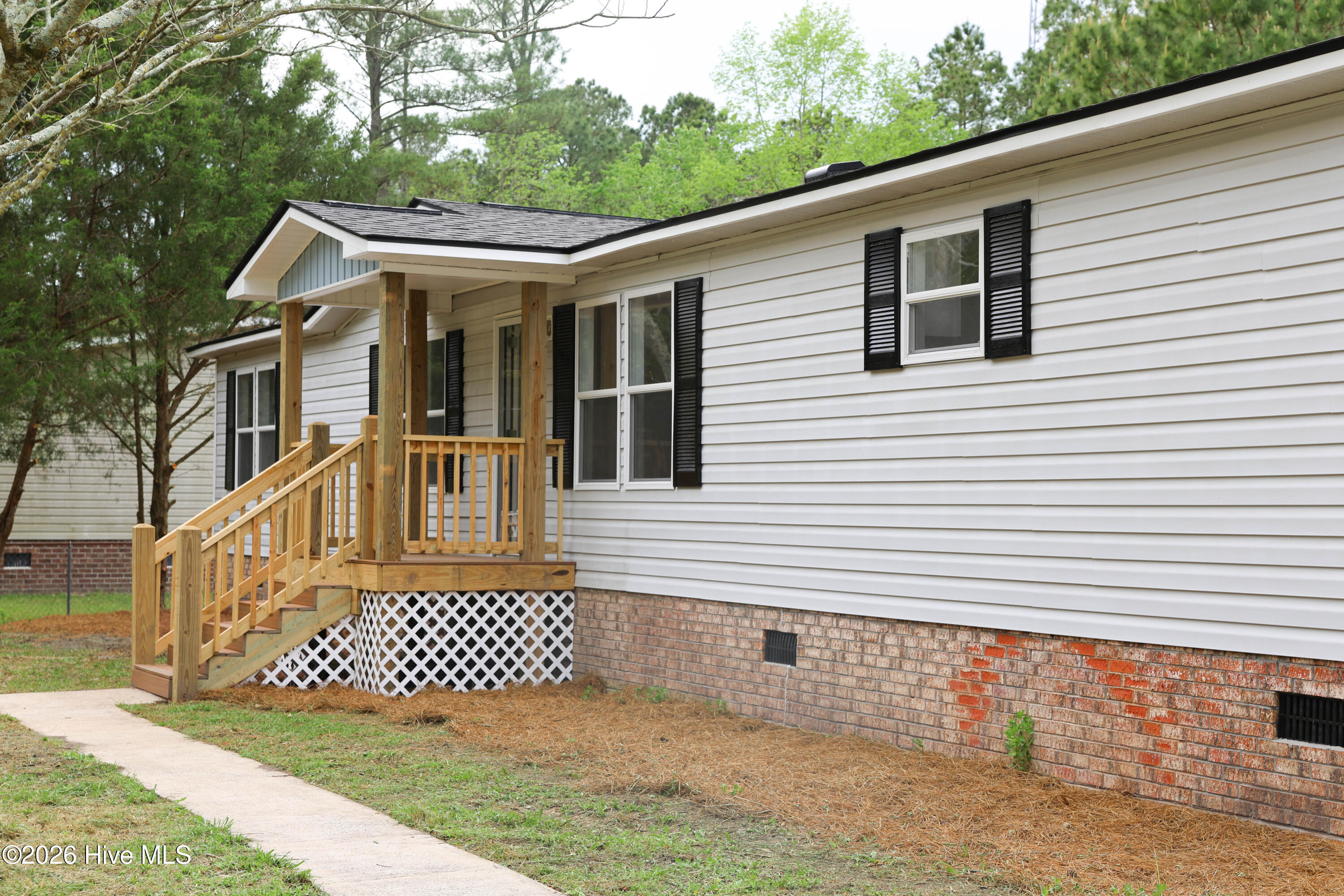 590 Luther Banks Road Richlands, NC 28574 - Photo 4 of 17 scholar-11