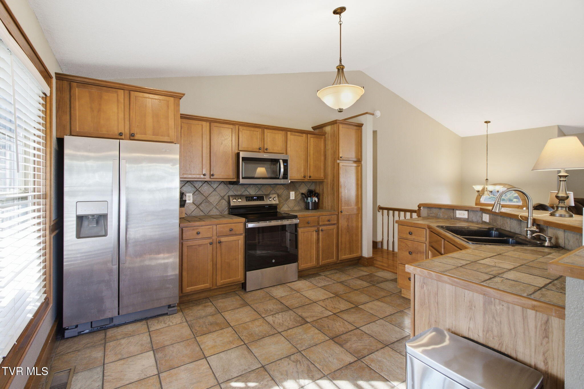 226 Reed Avenue Greeneville, TN 37743 - Photo 6 of 34 6-web-or-mls-DZ3A4710