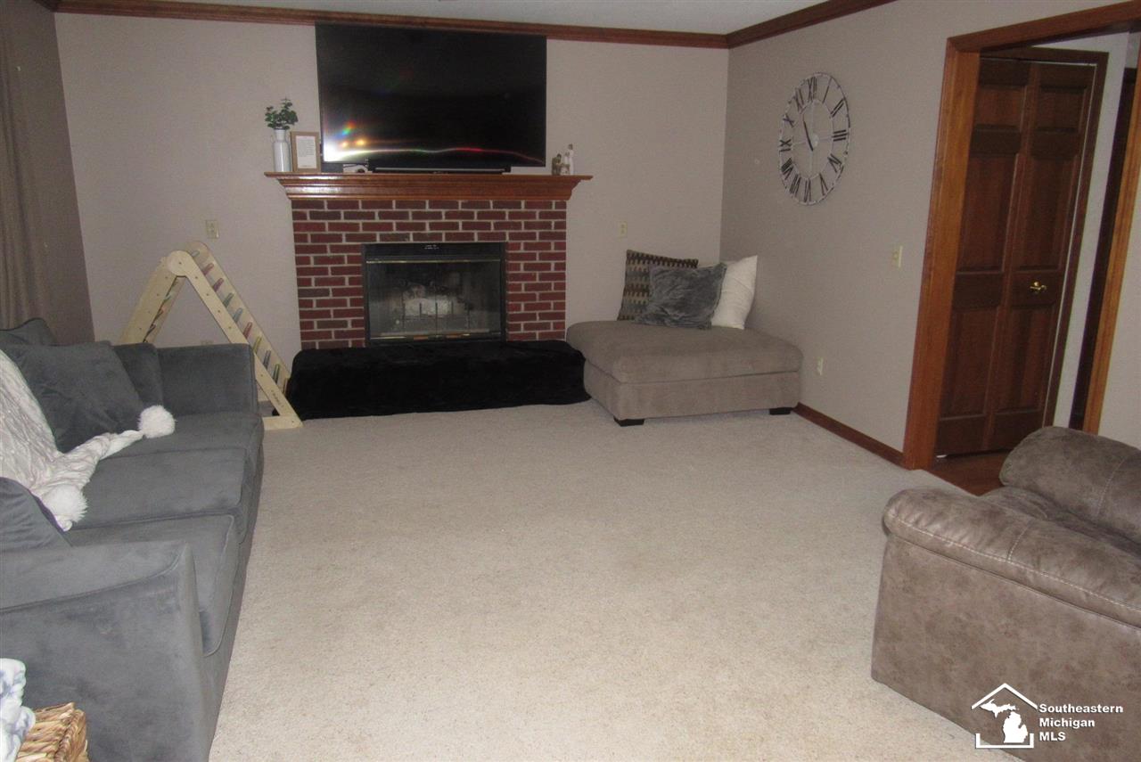 2489 Sandpiper Road Lambertville, MI 48144 - Photo 7 of 51 50079919-6.JPG