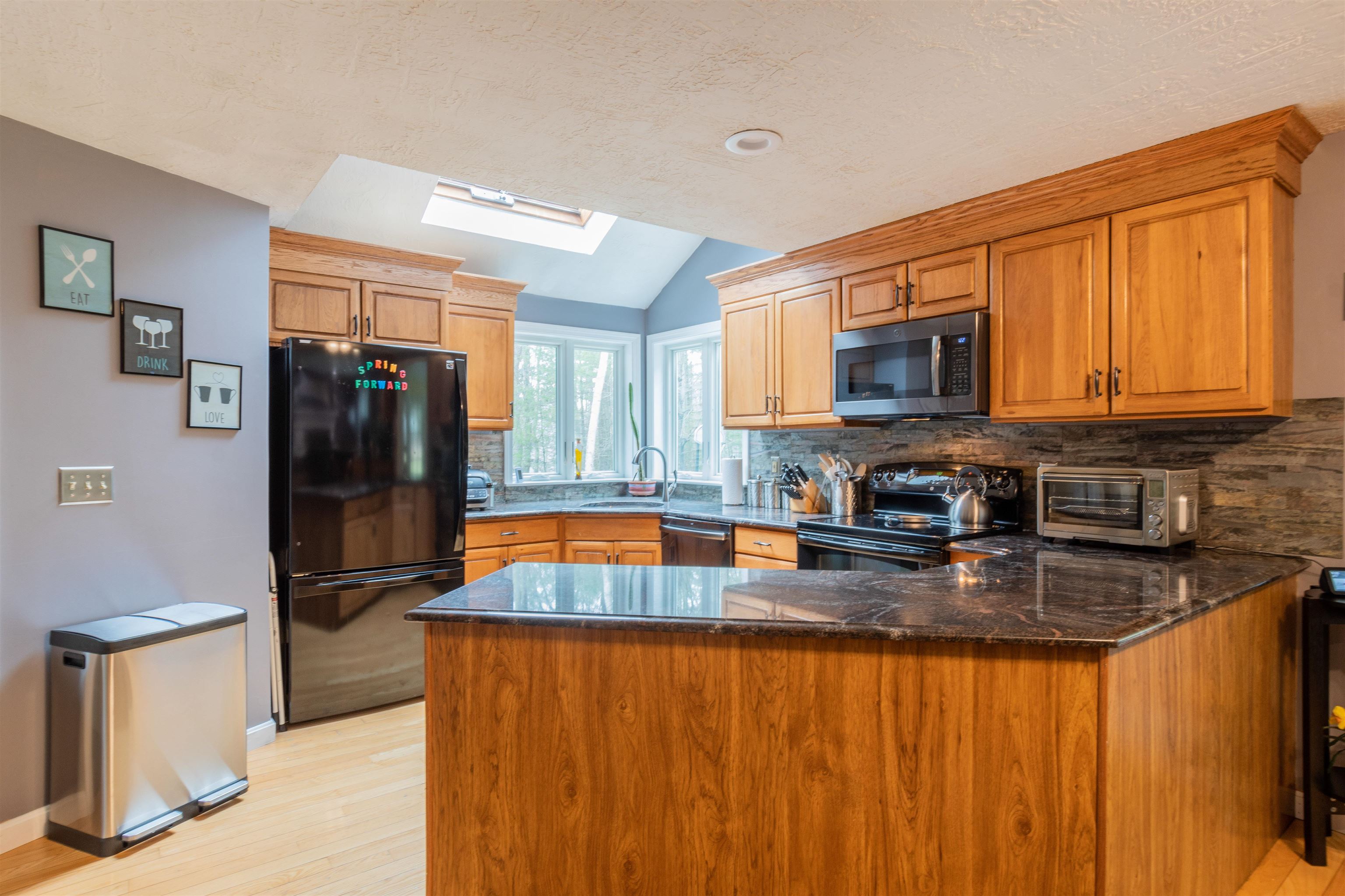 16 Applewood Road Pelham, NH 03076 - Photo 5 of 27