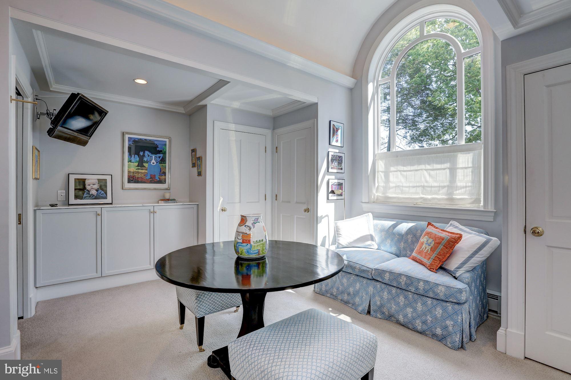 6405 Shadow Road Chevy Chase, MD 20815 - Photo 21 of 48 Master Dressing Room