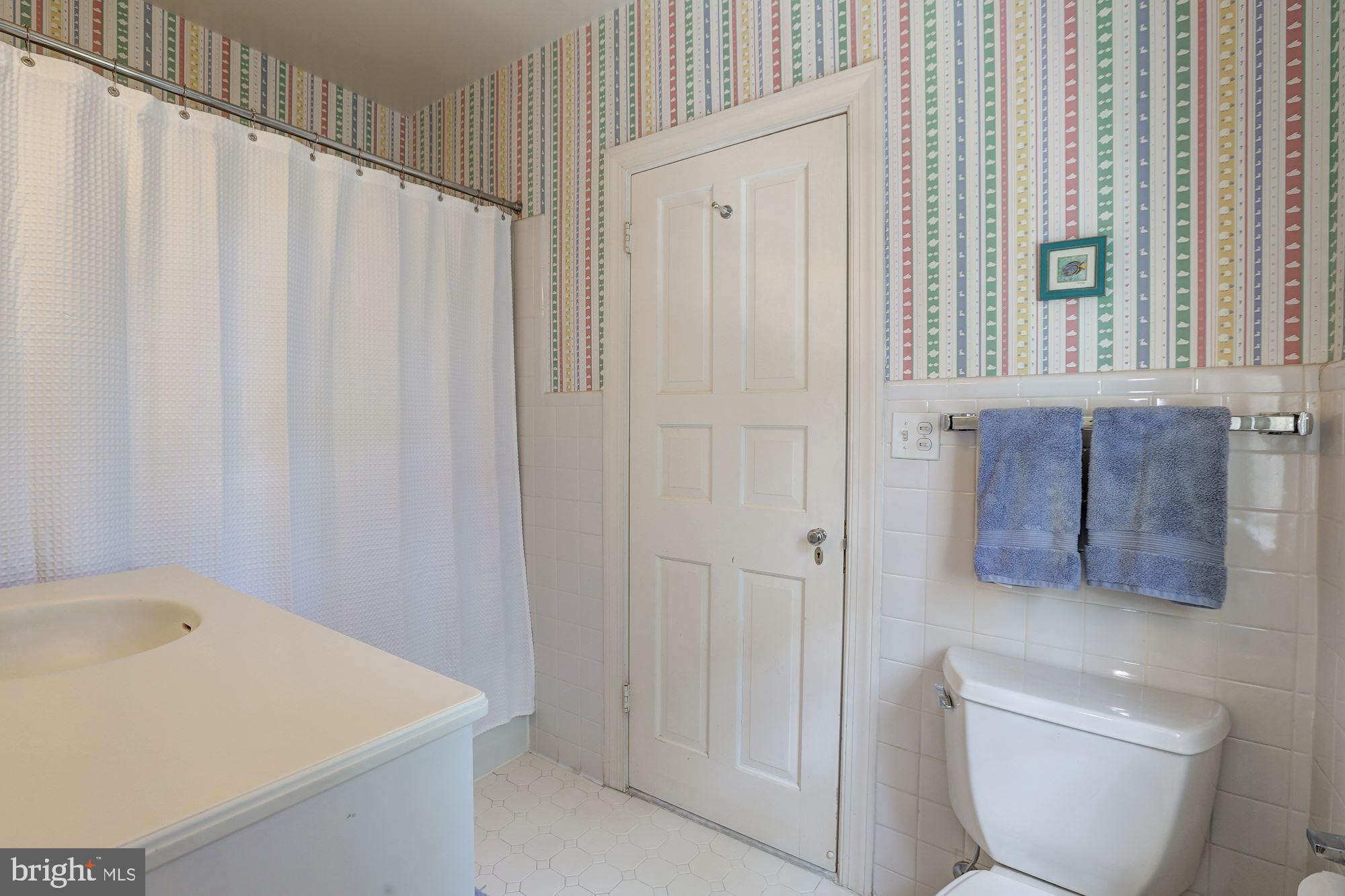 6405 Shadow Road Chevy Chase, MD 20815 - Photo 29 of 48 Bath