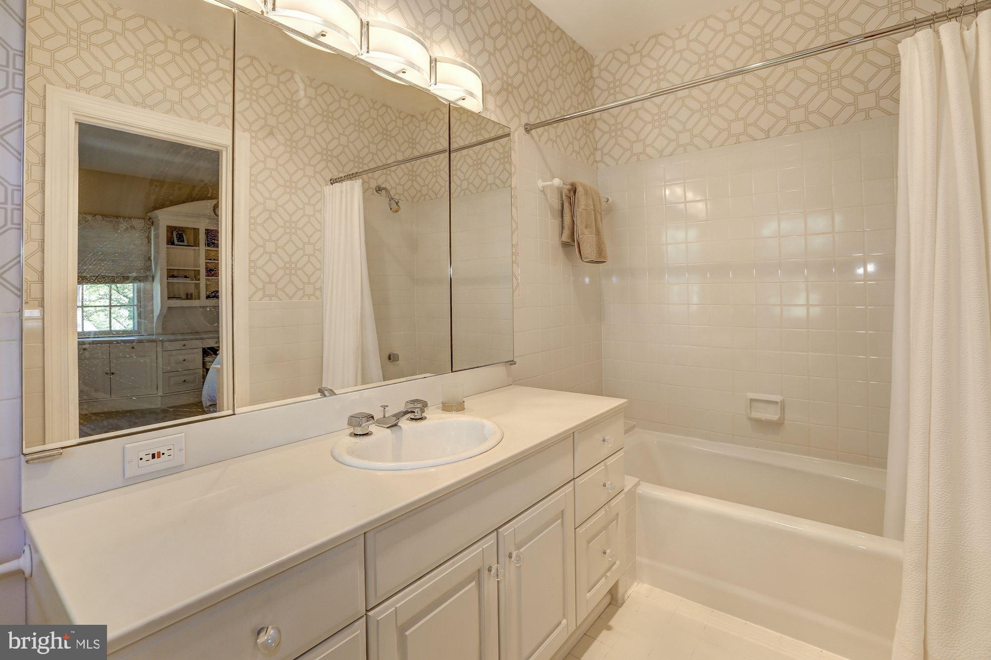 6405 Shadow Road Chevy Chase, MD 20815 - Photo 33 of 48 Bath