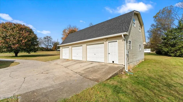 $309,000 | 326 Greenwood Circle, Madisonville, TN 37354