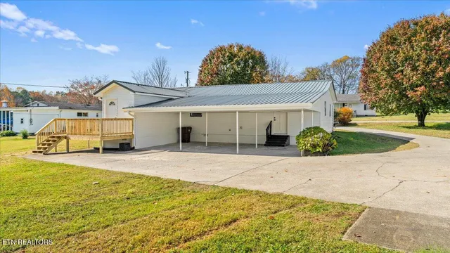 $309,000 | 326 Greenwood Circle, Madisonville, TN 37354